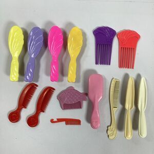 Vtg Doll Hair Brush Comb Lot Playskool Strawberry Shortcake Sea Wees Barbie